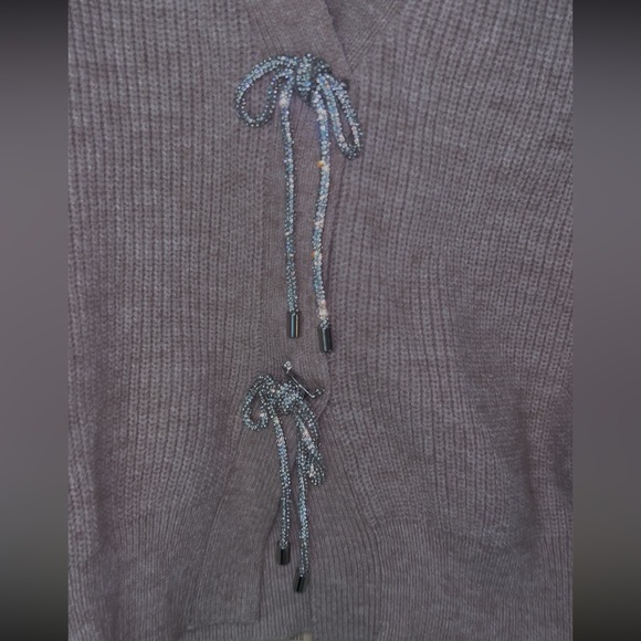 NWOT SIZE M Pave Bow Detail Beige Sweater (never worn) Look for Less - Picture 6 of 8